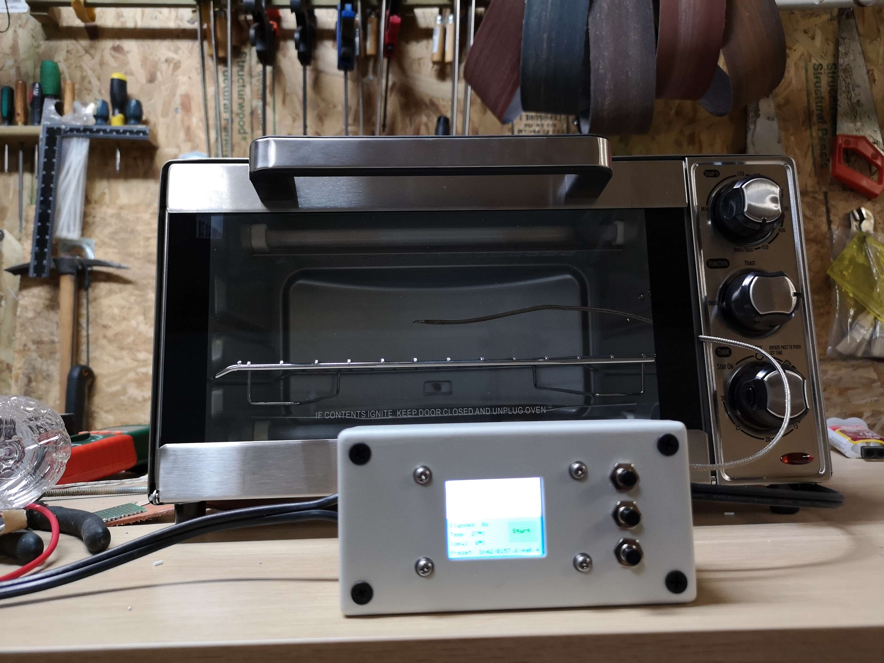 The finished oven with its controller
